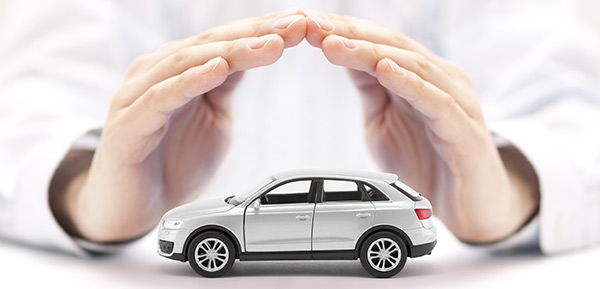 Auch ohne Flugzeug: Keine Roadtrips ohne Versicherung.